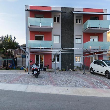 Apartments And Rooms With Parking Space Grebastica, Sibenik - 17831 Eksteriør bilde