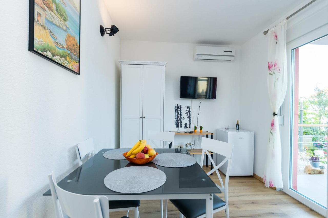 Apartments And Rooms With Parking Space Grebastica, Sibenik - 17831 Eksteriør bilde